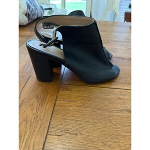 gap black open‎ toe heels size 8